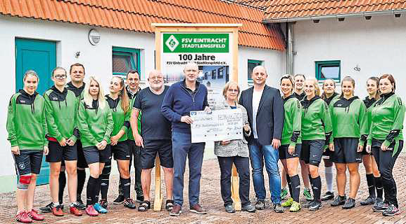 Fu�ball 2018 Damenmannschaft scheck